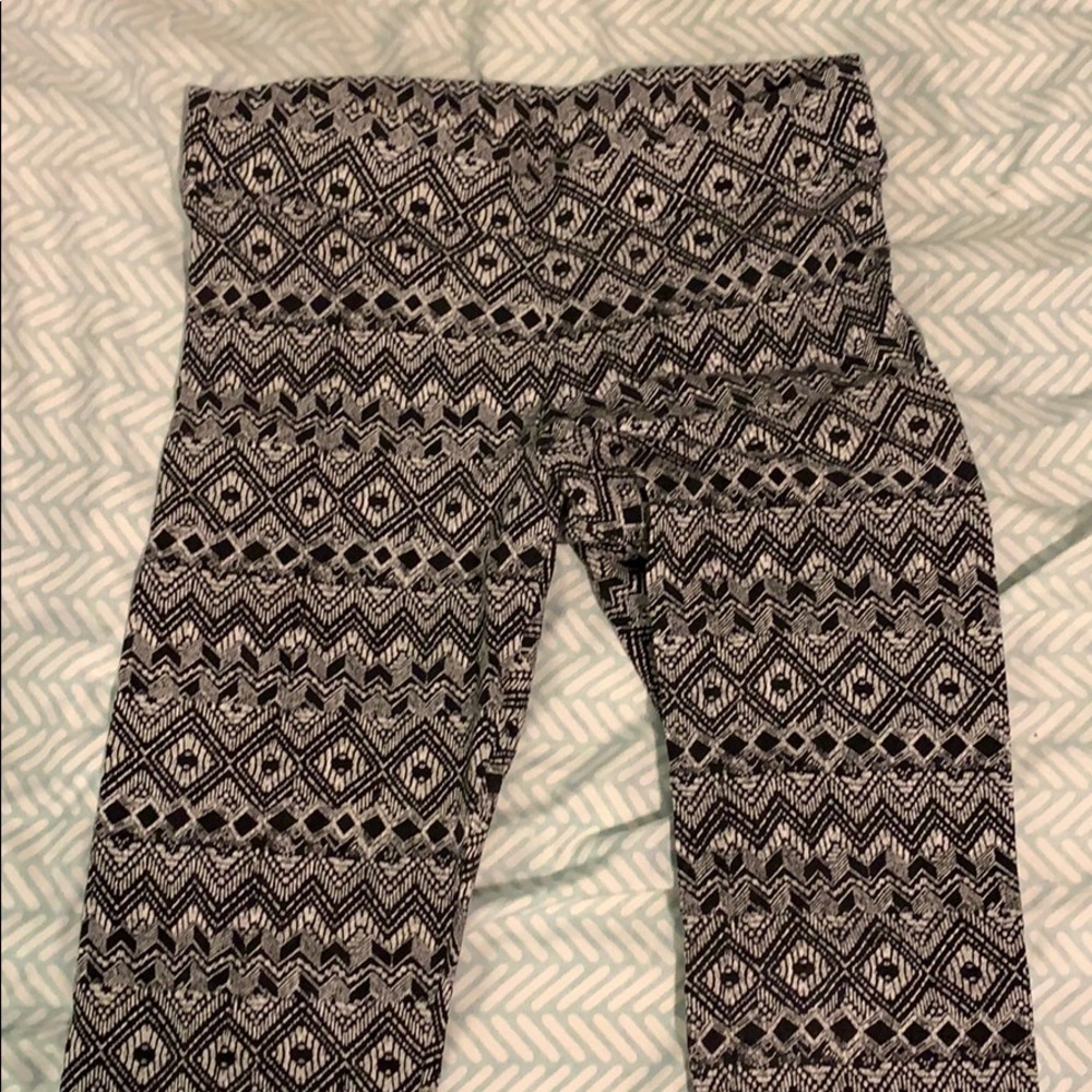 Black and White Patterned Leggings
